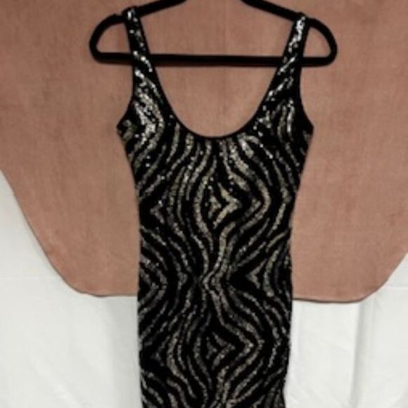 1663-SOHO Short Cocktail Dress - Picture 8 of 8